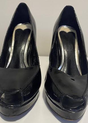 Женские лакированные туфли на высоком каблуке2 фото