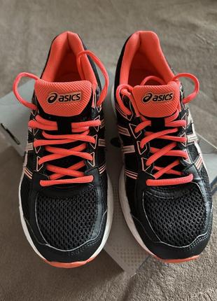 Женские кроссовки asics