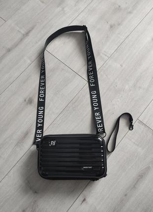 Чорна сумочка