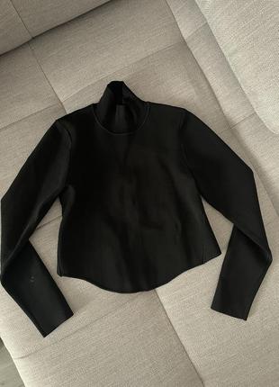 Топ з відкритою спинкою