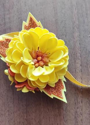 Желтый цветок, заколка, резинка3 фото