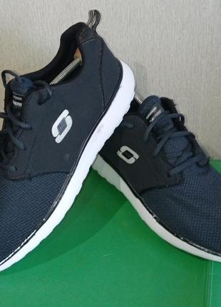 Кросівки фірми skechers 46 розміру.
