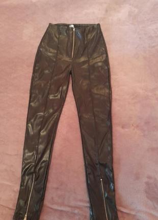 Штани зі штучної шкіри