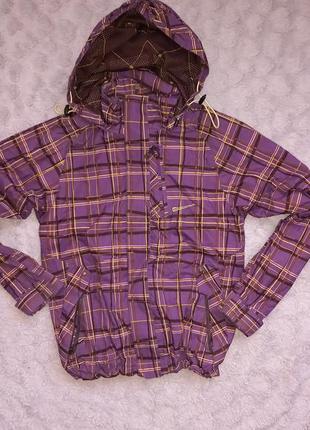 Весенняя куртка-ветровка для девочки