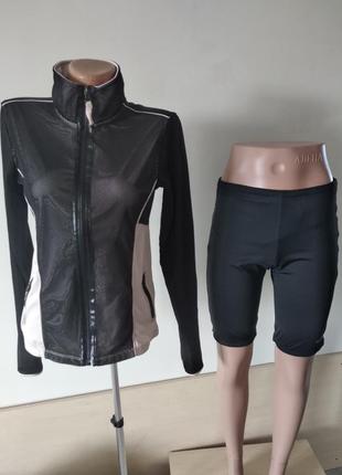 Спортивный костюм женский