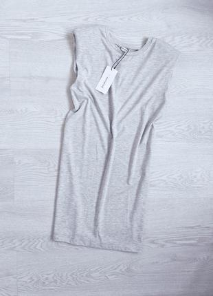 Нове дуже сьильне плаття сукня з плечиками твердими