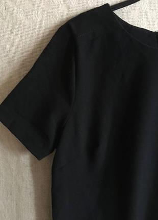 Чорна мінімалістична сукня з кишенями4 фото