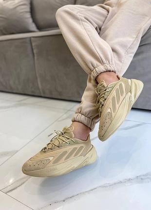 Женские кроссовки adidas