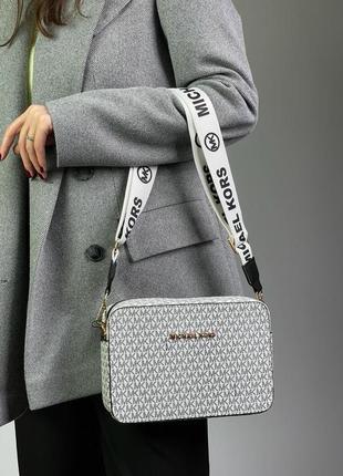 Сумка в стиле michael kors ginny crossbody bag white5 фото