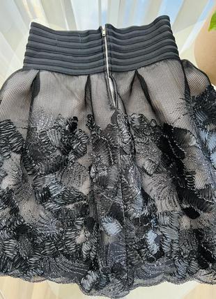 Черная юбка сетка с вышивкой цветами2 фото
