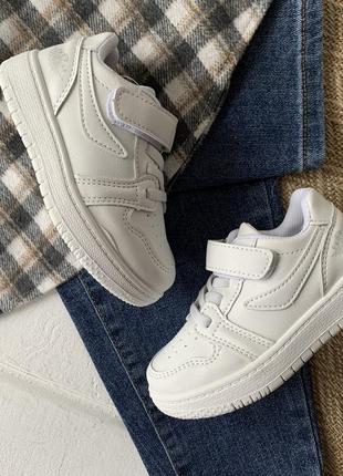 Кроссовки белые детские