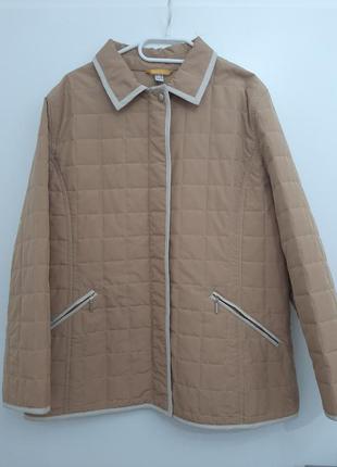 Весенняя женская курточка