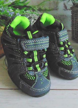 Яркие кроссовки marks&spencer