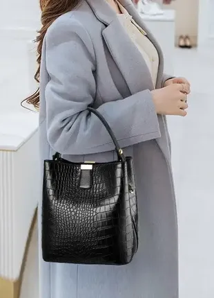 Модна жіноча сумочка під рептилію на плече5 фото