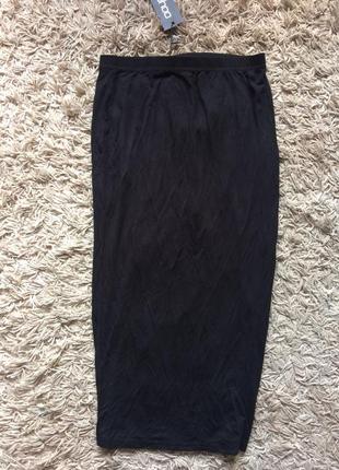 Базовая чёрная миди-юбка4 фото