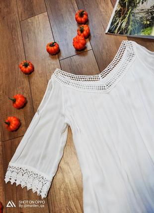 Белоснежная блуза с открытыми плечами2 фото