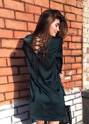 Платье атласное с открытой спиной
