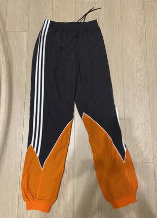 Штани adidas