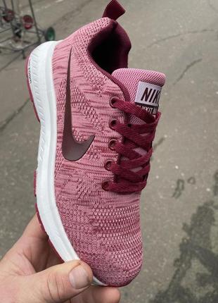 Стильні кросівки виробництво в’єтнам