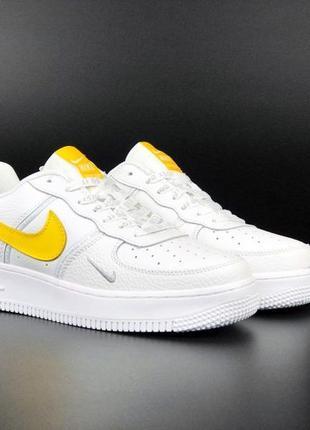 Жіночі кросівки nike air force шкіряні білі жовті2 фото