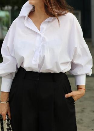 Стильна жіноча сорочка вільного крою 5а13 біла5 фото