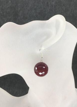 Серьги агат малиновый граненый шарик (пресс) d-20мм l-37мм