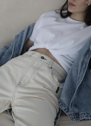 Стильні молочні бежеві мом джинси бойфренд2 фото