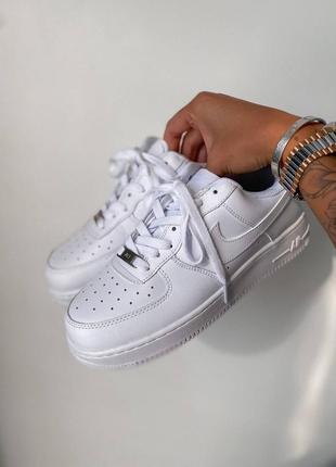 Классические женские кроссовки air force 1 low classic white premium1 фото