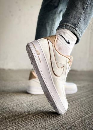 Стилные и удобные мужские кроссовки nike air force "07 lx white/bio beige"