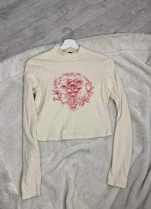 Кроп топ лонгслів bershka з принтом