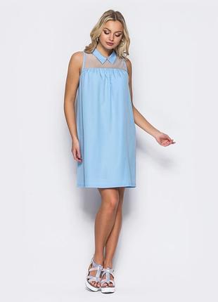 Нежное голубое платье прямого кроя