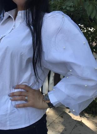 Белая блуза с оригинальными рукавами, люкс качество.