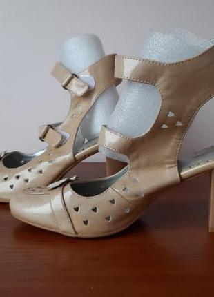 Босоножки туфли женские летние на каблуке бежевые3 фото