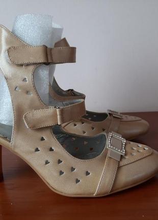 Босоножки туфли женские летние на каблуке бежевые5 фото