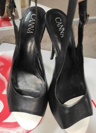 Туфли босоножки женские черно белые на каблуке кожа4 фото