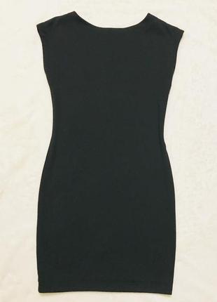 Чёрное короткое трикотажное платье без рукавов