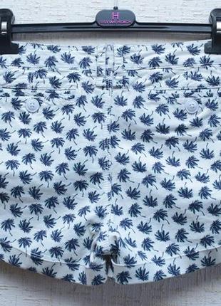 Шорти англійської бренду superdry, білого кольору в сині пальми.4 фото