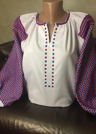 Борщівська сорочка, стильна жіноча вишиванка ручної роботи на білому домотканому полотні.