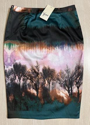 Очень красивая и стильная брендовая юбка.