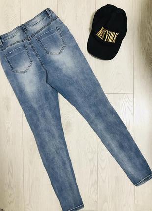 Стильные брендовые джинсы missguided с рваными элементами5 фото