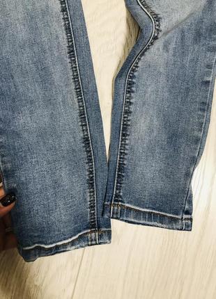 Стильные брендовые джинсы missguided с рваными элементами3 фото