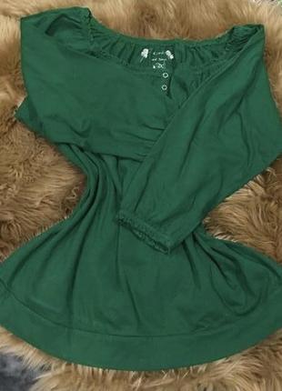 Зеленая блузка свободного фасона