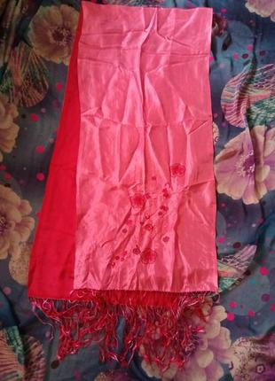 Шовковий шарф з вишівкою