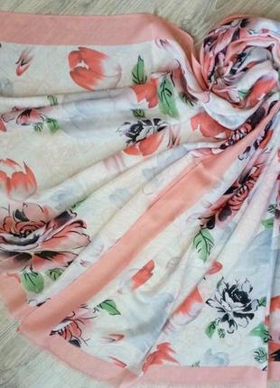 Нежный коттоновый шарф палантин с цветами, весна лето, парео, розовый, в цветах.2 фото