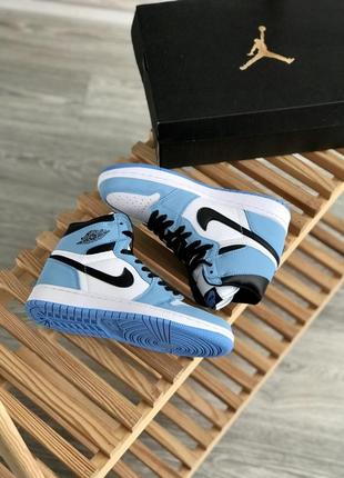 Женские кроссовки nike air jordan 1 mid blue white 37-388 фото