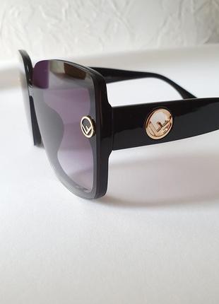 Очки женские солнцезащитные