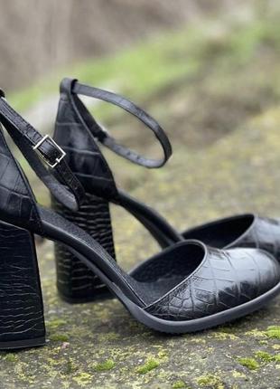 Черные туфли