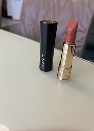 Кремовая помада с увлажняющим эффектом lancome l'absolu rouge cream 2746 фото