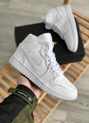 Чоловічі кросівки nike air jordan 1 mid white 458 фото