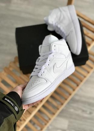 Мужские кроссовки nike air jordan 1 mid white 454 фото